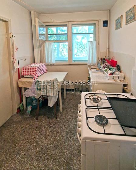 Vanzare 3 camere Zboina Neagra-Giulesti, 4/10, reabilitat, necesita renovare - 7