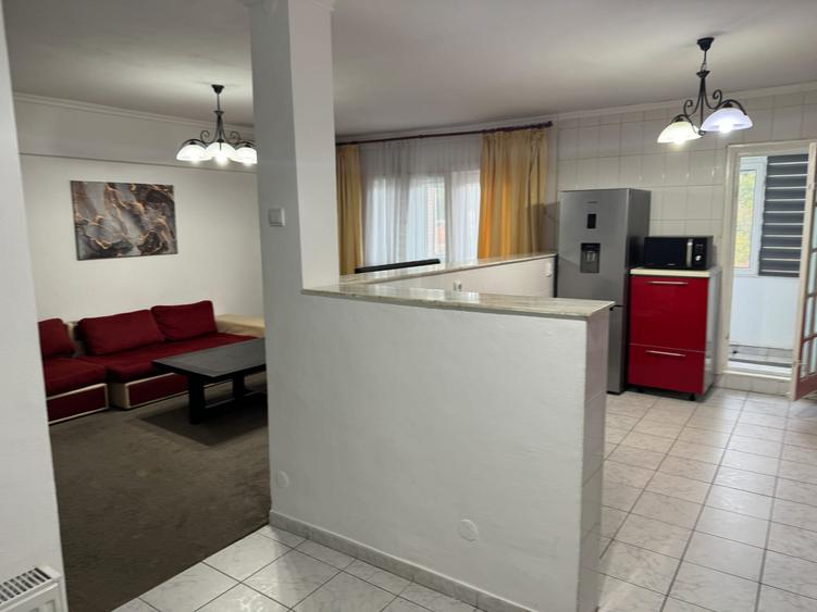 Apartament cu 3 camere, zona Pacurari - Arcu