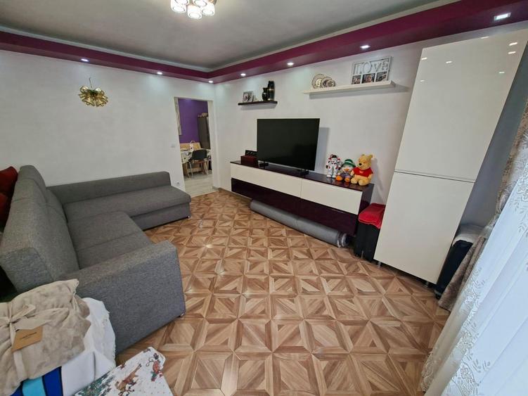 Apartament cu 2 camere decomandat, zona Podu Ros