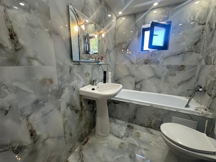 Casa Individuală 5 camere, 210 mp utili| teren 451 mp| zona Cugir