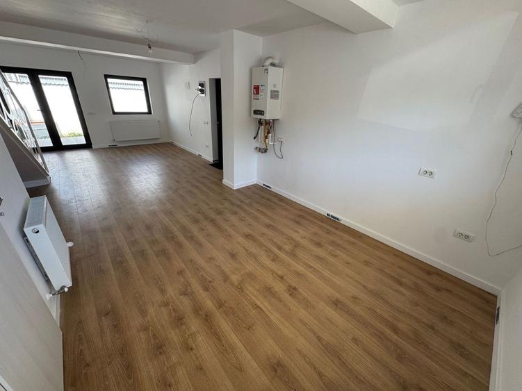 Vile 4 camere Tunari, Zona f buna, asfalt