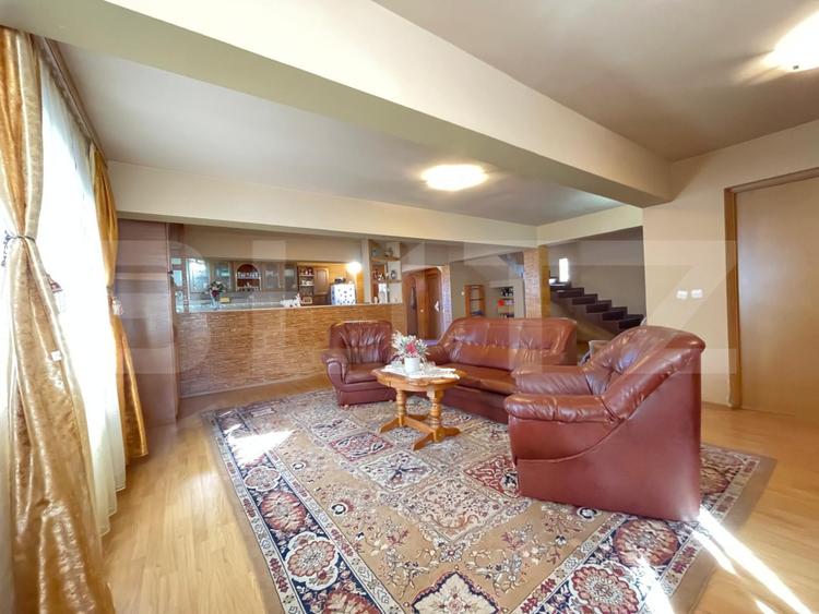 Spatiu comercial/Casa de vanzare, 260 mp, zona Zamca