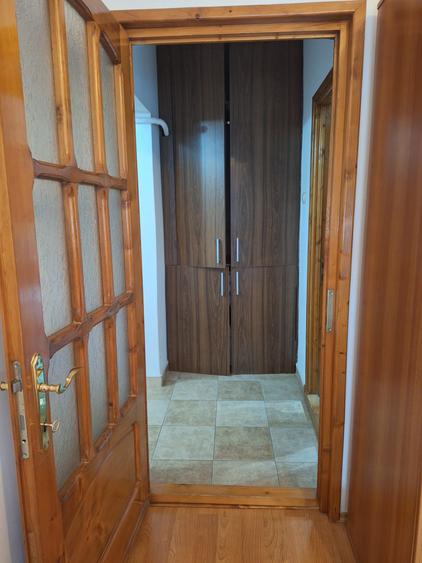 Abator, Sos. Mangaliei, 2 decomandate, 52 mp, mobilat si utilat, gaze, 370 Euro