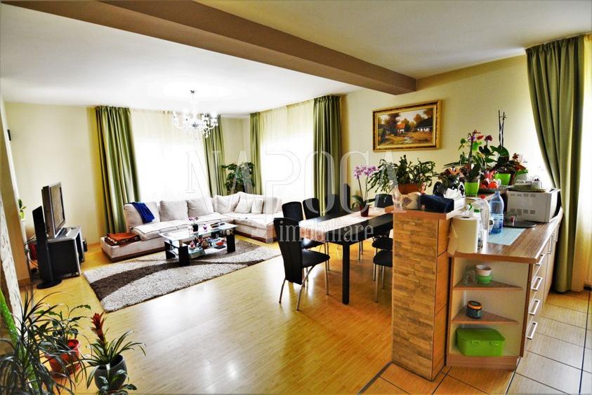 Casa 5 camere de vanzare in Floresti