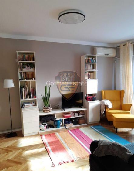 3 camere, Ultracentral la 200 m de plaja ,balcon,  jardiniera, renovat , etaj 1 - 6
