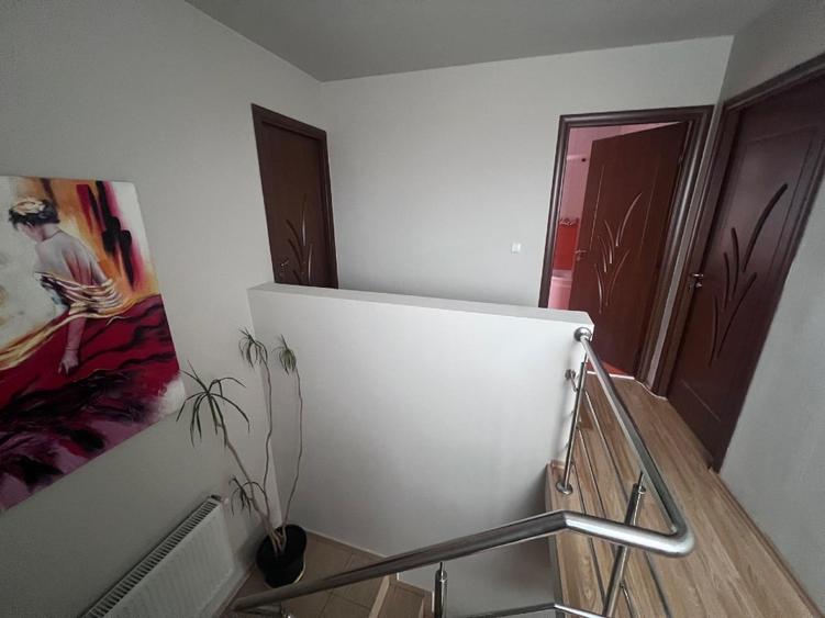 Rezidență de Prestige: 432mp Utili, Tavane Înalte, Independență 18kW și Liniște