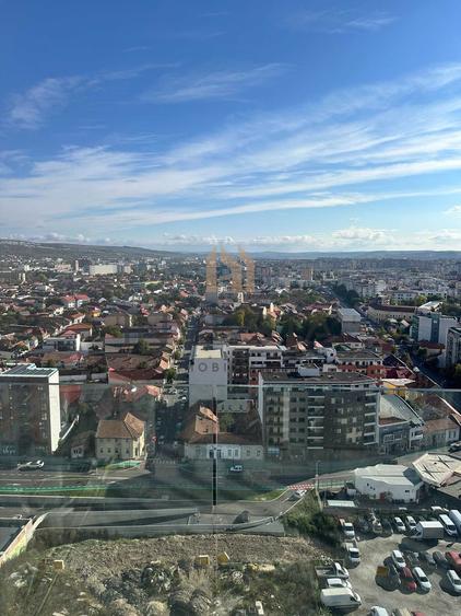 Apartament 2 camere, etaj intermediar, parcare, bloc nou, zona Centru!