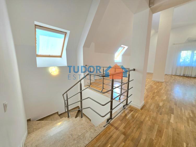Renovated 6 Bedroom Luxury Villa with Private Garden, Swimming Pool & Sauna
