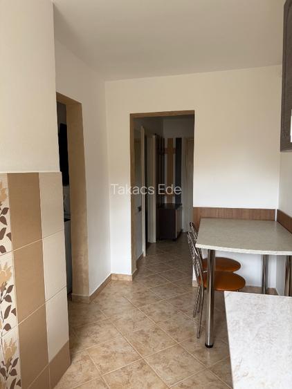 Apartament cu 2 camere decomandat - Aleea Cornisa - 2