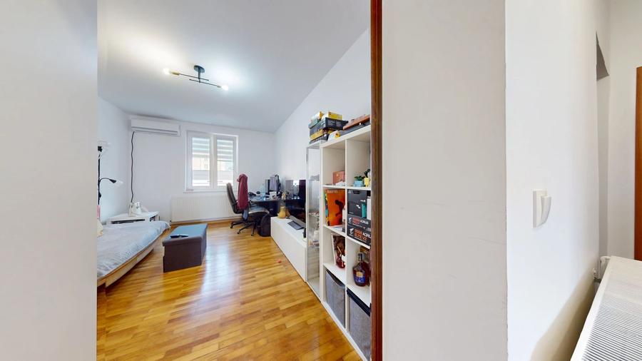 Apartament decomandat langa liceul de informatica,vanzare sau schimb