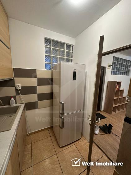 Apartament de 3 camere, situat în zona Centru/Traian