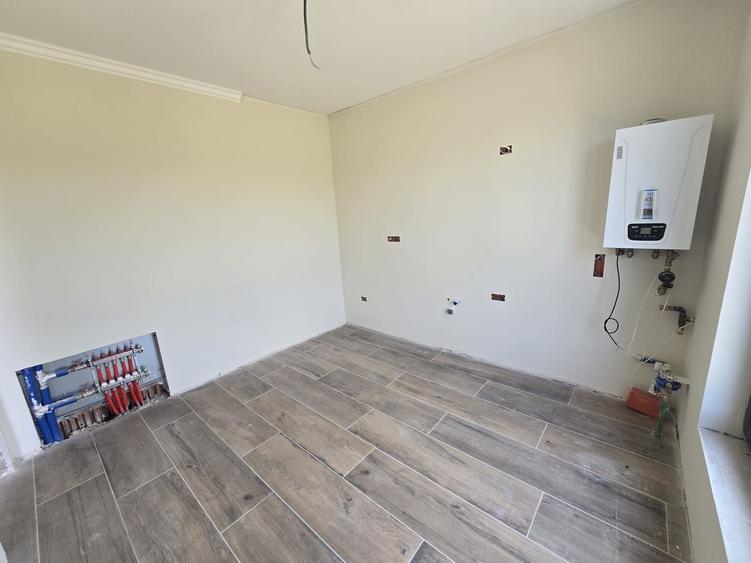 Duplex superb. Suprafata generoasa. 3 Dormitoare. Bucatarie inchisa.