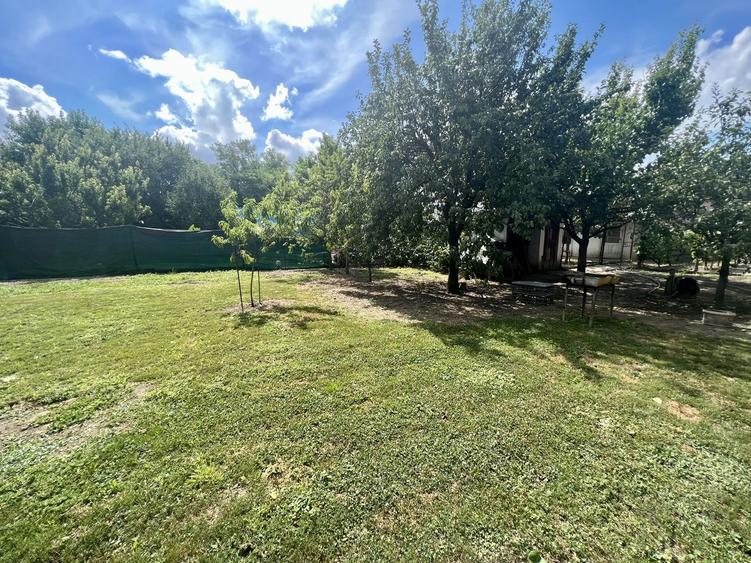 CASA CU TEREN GENEROS- 1.593 MP