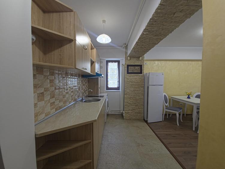 Mamaia apartament 2 camere renovat loc parcare