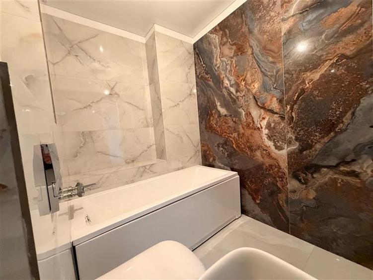 Apartament cu 3 camere, 2 bai Bloc nou Nicolina, et. intermediar
