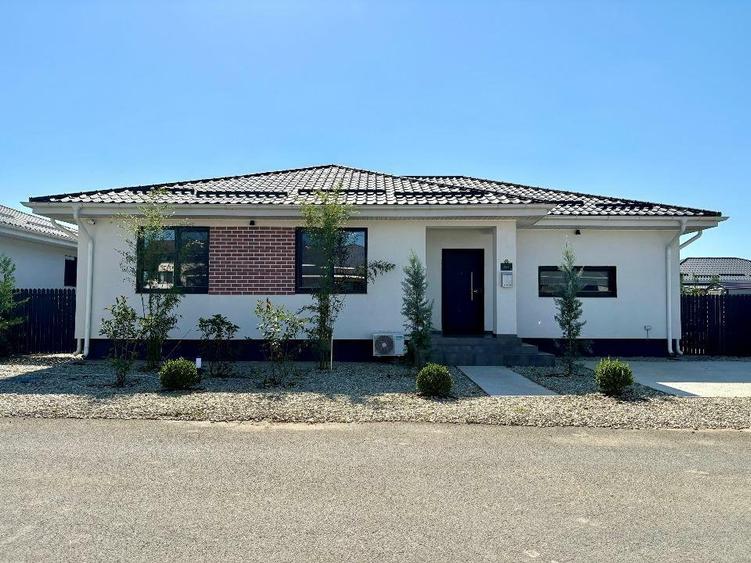 Vila 4 camere, spatioasa, teren 510 mp, Balotesti