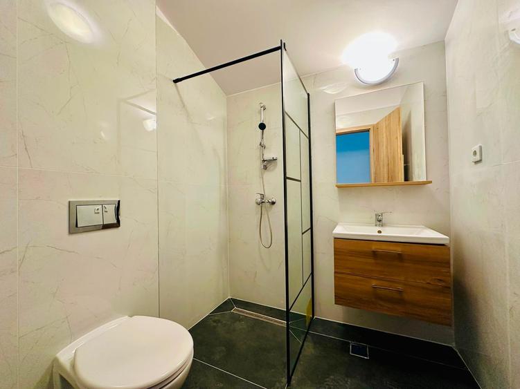 DUPLEX ELEGANT | 6 CAMERE | CURTE DE 270 MP | PISCINĂ | OTOPENI