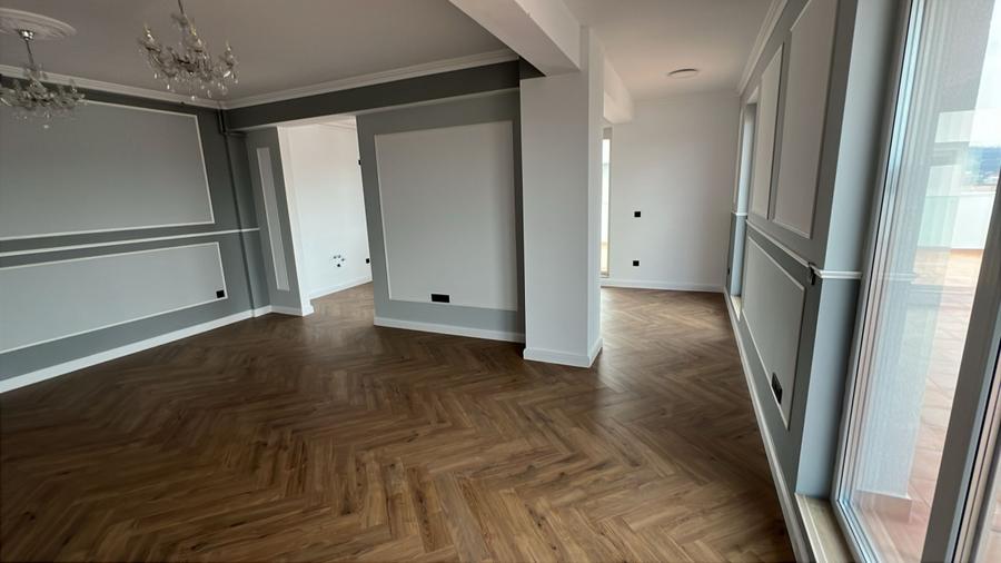 Penthouse de lux | 83 mp utili + terasă 117 mp | Etaj 3 cu lift | Zonă premium