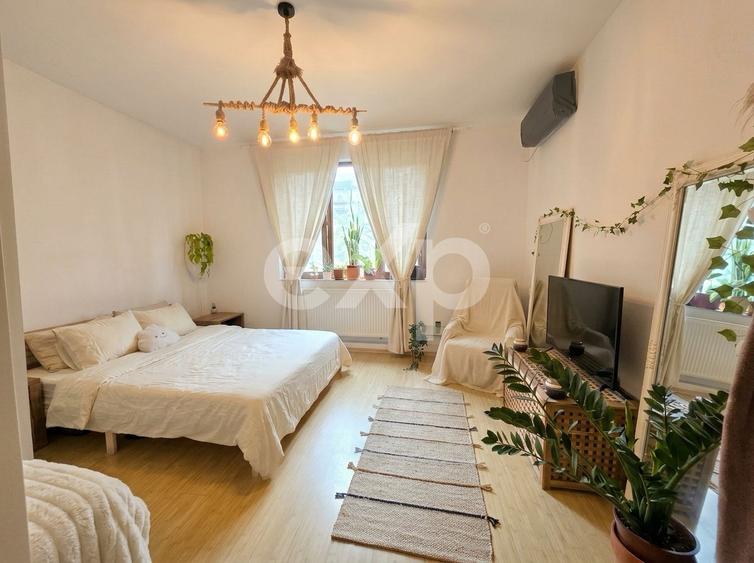 Decebal, Delea Noua, apartament de vanzare etaj 1 cu centrala proprie