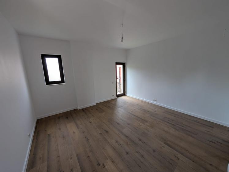 Apartament 5 camere | Barbu Văcărescu | Nemobilat | Centrală | Loc de parcare