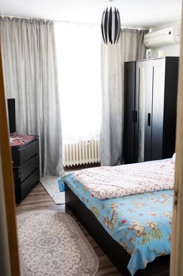 Apartament 3 camere-semidecomandat- zona Rahova