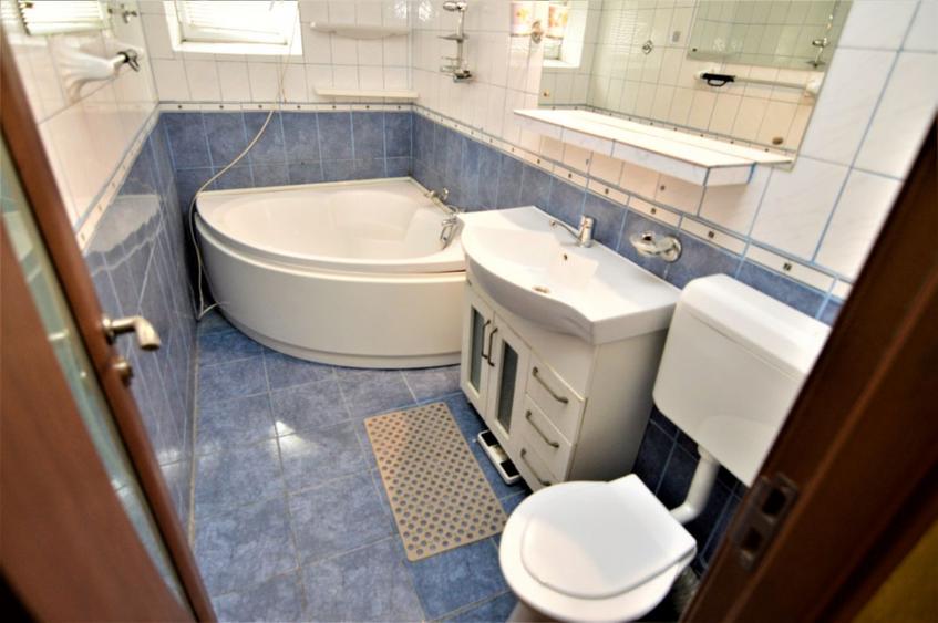 INCHIRIERE APARTAMENT 3 CAMERE VITAN-FOISORULUI