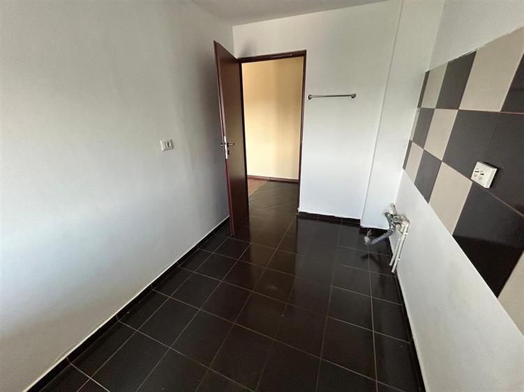 Apartament cu 2 camere de vanzare, zona Penny Obor