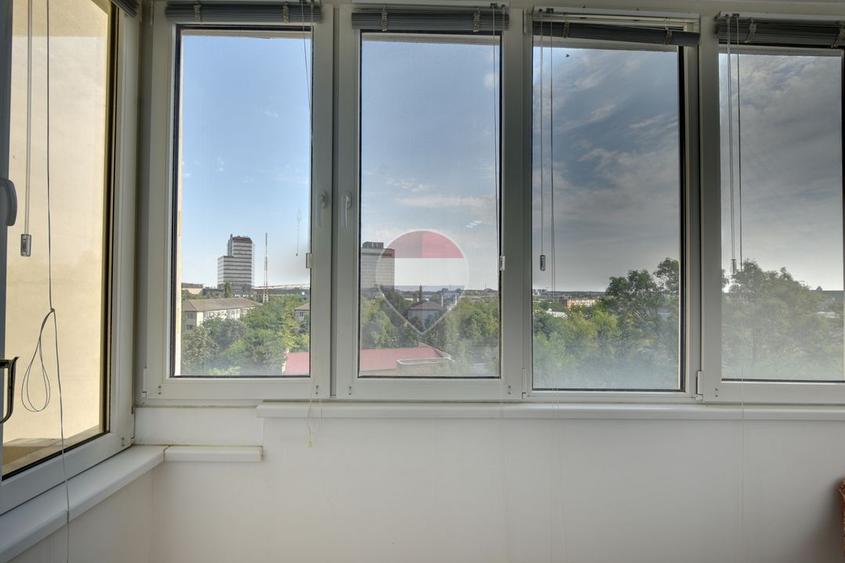 Apartament cu 3 camere de vânzare, zonă ultracentrală Timișoara