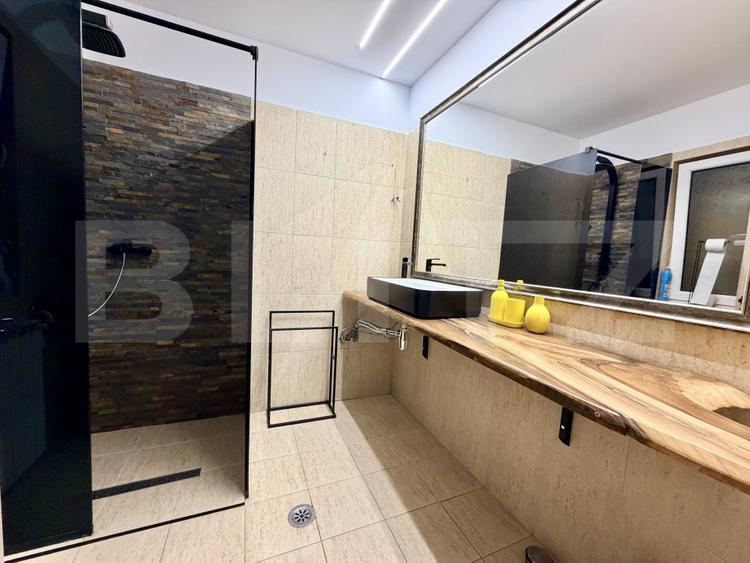 Casa 6 camere de inchiriat, 250 mp, 2 bai, terasa, curte 500 mp, zona Cetate