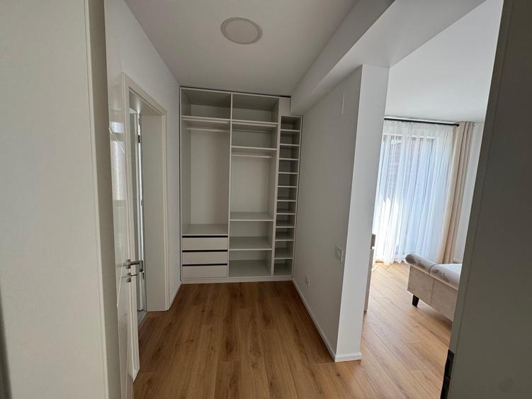 Închiriere Casă 5 camere în Pipera, P+ 2 ETAJE, PARCARE, CURTE, CENTRALA