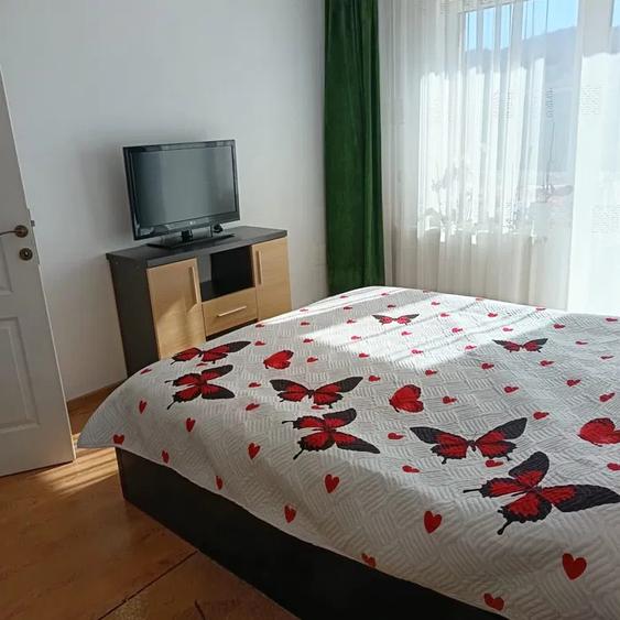Apartament de vanzare 3 camere 53mp 2 balcoane zona Floresti Terra