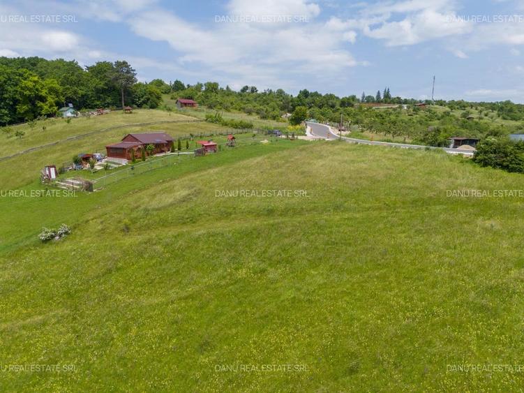 Teren 4200mp cu potențial turistic în Vulcan BV–vedere panoramică