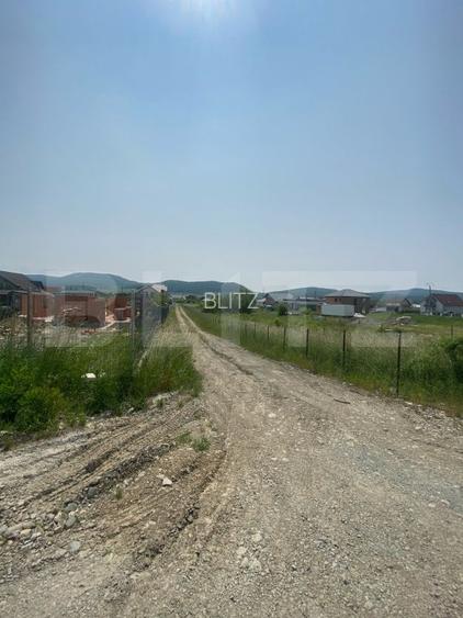 Teren intravilan 900 mp – Zonă liniștită Valea Rusului, acces privat, utilități - 2