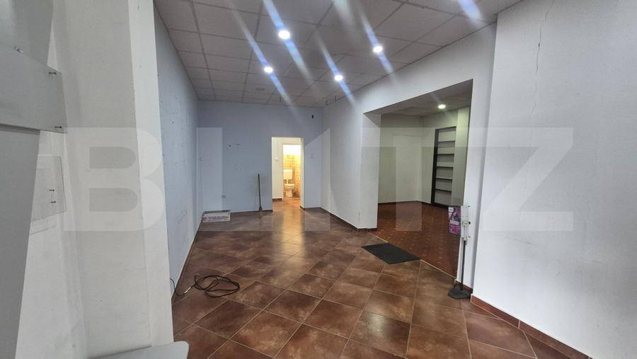 Spatiu comercial de vanzare, 48.59 mp, Micro 16