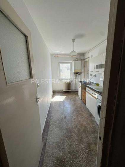 Apartament 4 camere Centrul Civic-CEC Bank,etajul 4,139000 Euro - 3