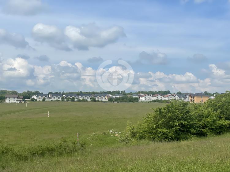Teren intravilan arabil de vânzare – Cisnadie, zona Aerodrom Magura