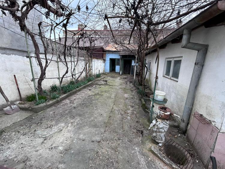 Casa 3 camere zona Centrala