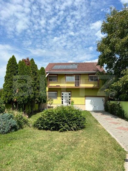 Proprietate de excepție cu casă spațioasă, piscină și teren generos