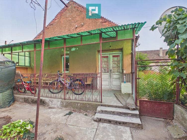 Casă 2 corpuri și 4 camere teren 1440 mp în Macea