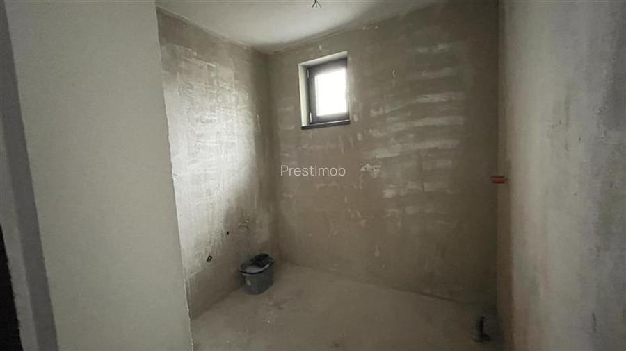 Apartament cu 3 camere la stadiul semifinisat cu loc de parcare inclus, in Crist - 19