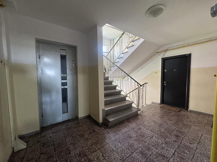 Închiriere 2 camere decomandat Piața Bobocica
