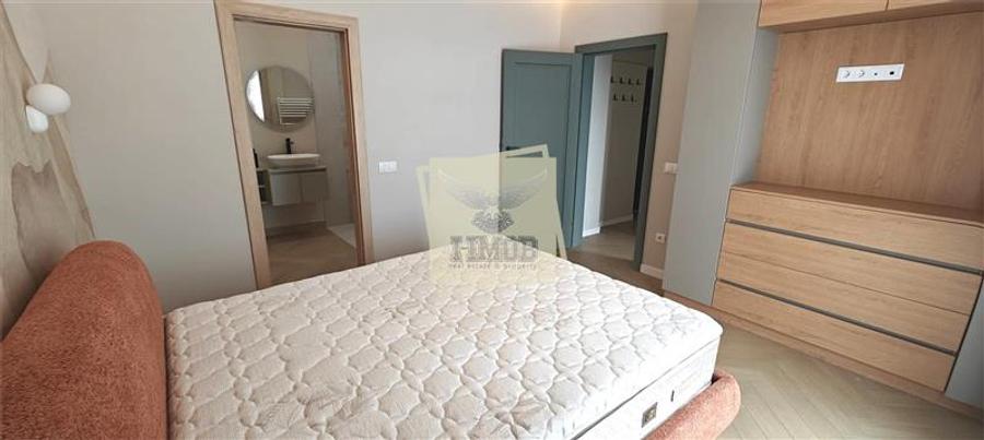 Penthouse cu 3 camere 3 bai si terasa 88 mp in zona Lazaret