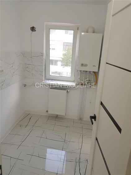 RENOVAT!! Ap 2 Camere,  ETAJ 1,conf II Sporit, zona Obor - 3