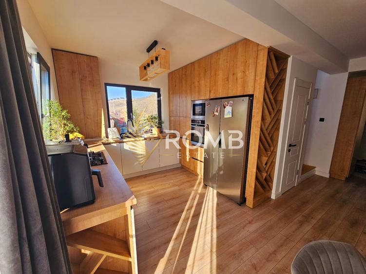 Casă tip duplex, 120 mp utili, teren 305 mp, complet mobilată, Valea Seaca