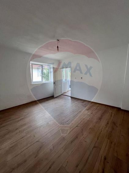Casă / Vilă cu 5 camere de vânzare
