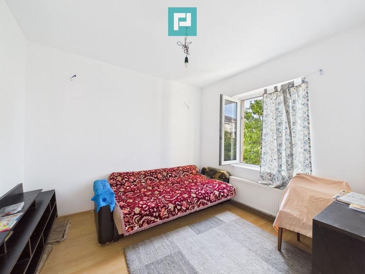 Casă P+E+M în zona Mehala pe arteră principală