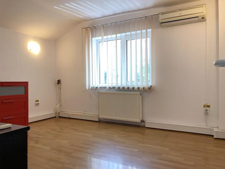 Vila 8 cam. bd. Timisoara stradal-oportunitate comerciala si rezidentiala unica