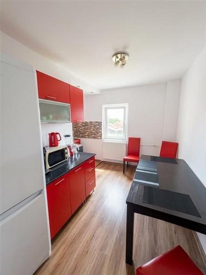 RECO, Apartament decomandat tip PC, 3 camere, 3 balcoane, gata de mutat, etajul1
