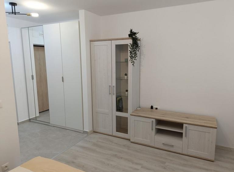 Garsoniera | Hils Pallady | Loc parcare | Centrala | Balcon | Metrou