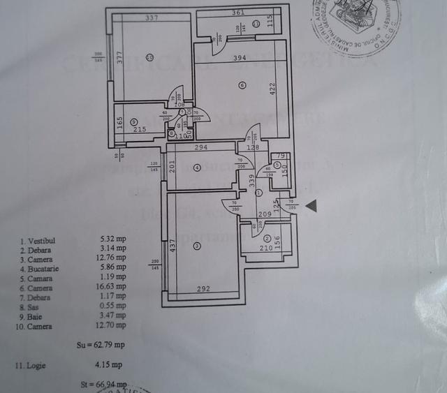 Apartament 3 camere  semidecomandat - zona Titan